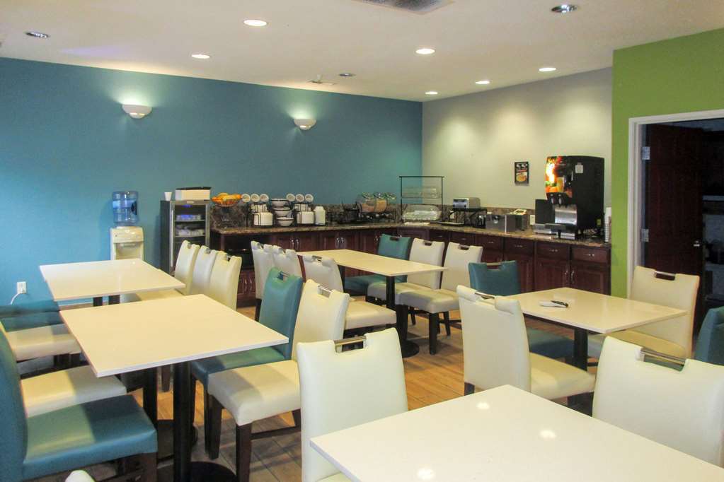 Quality Inn & Suites Ferdinand Restaurante foto